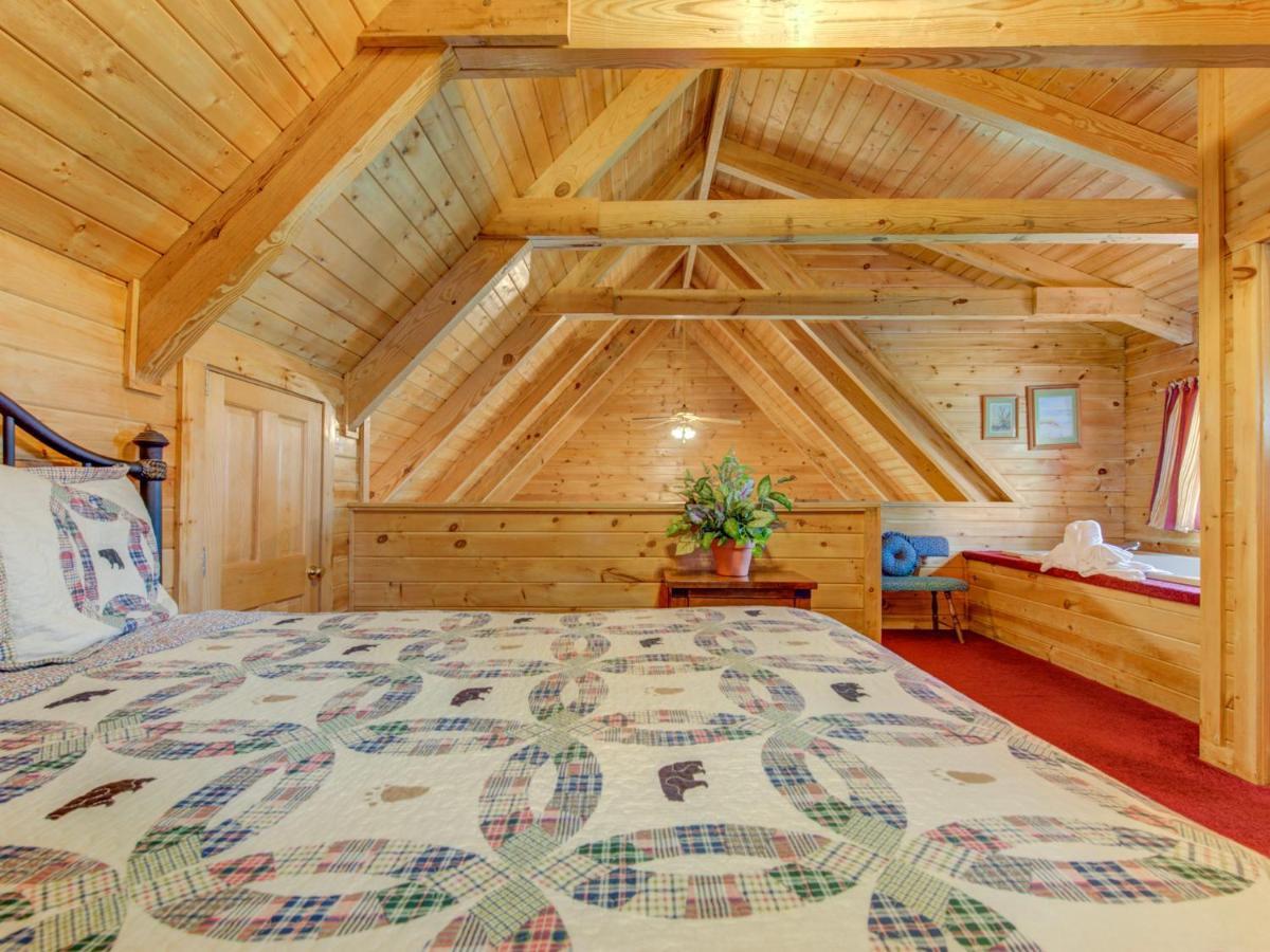 Bear Tracks, 2 Bedrooms, Hot Tub, Fireplace, Wifi, Jetted Tub, Sleeps 6 Гетлинбург Екстериор снимка