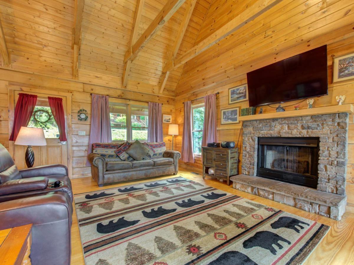 Bear Tracks, 2 Bedrooms, Hot Tub, Fireplace, Wifi, Jetted Tub, Sleeps 6 Гетлинбург Екстериор снимка
