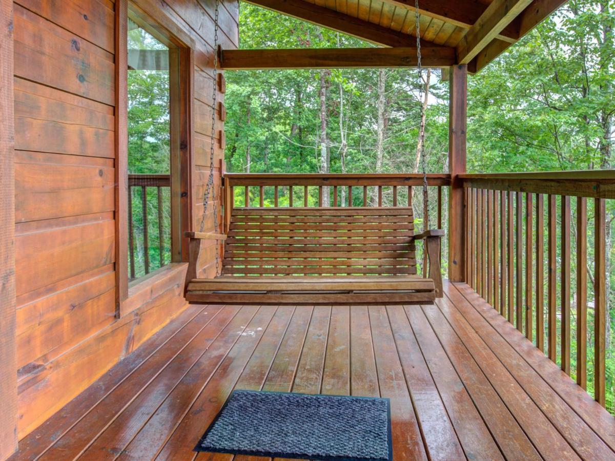 Bear Tracks, 2 Bedrooms, Hot Tub, Fireplace, Wifi, Jetted Tub, Sleeps 6 Гетлинбург Екстериор снимка