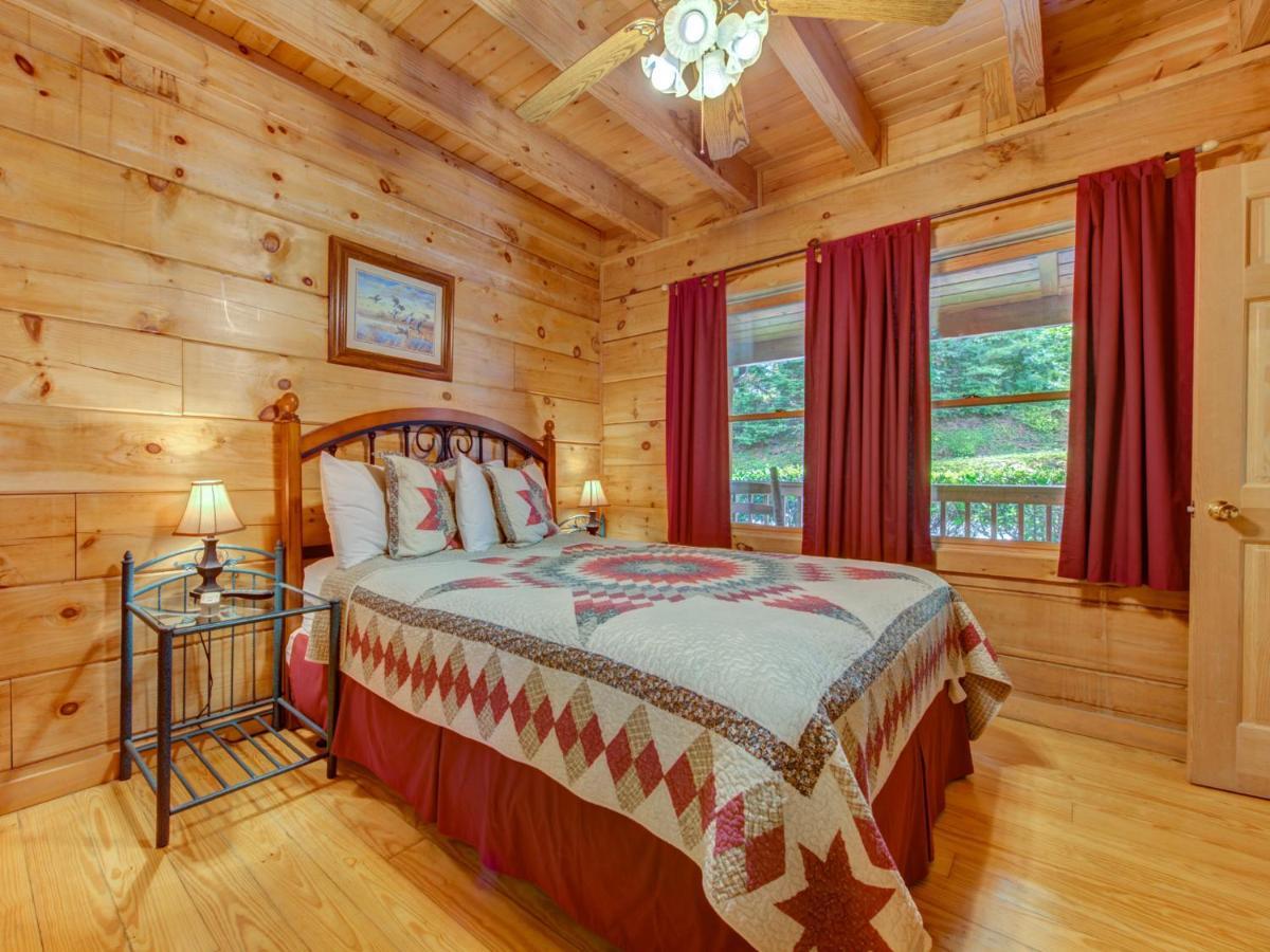 Bear Tracks, 2 Bedrooms, Hot Tub, Fireplace, Wifi, Jetted Tub, Sleeps 6 Гетлинбург Екстериор снимка